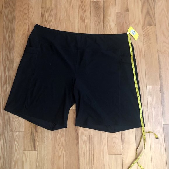 New  with tags  Nola collection addition Elle Athletic Shorts - Picture 10 of 15